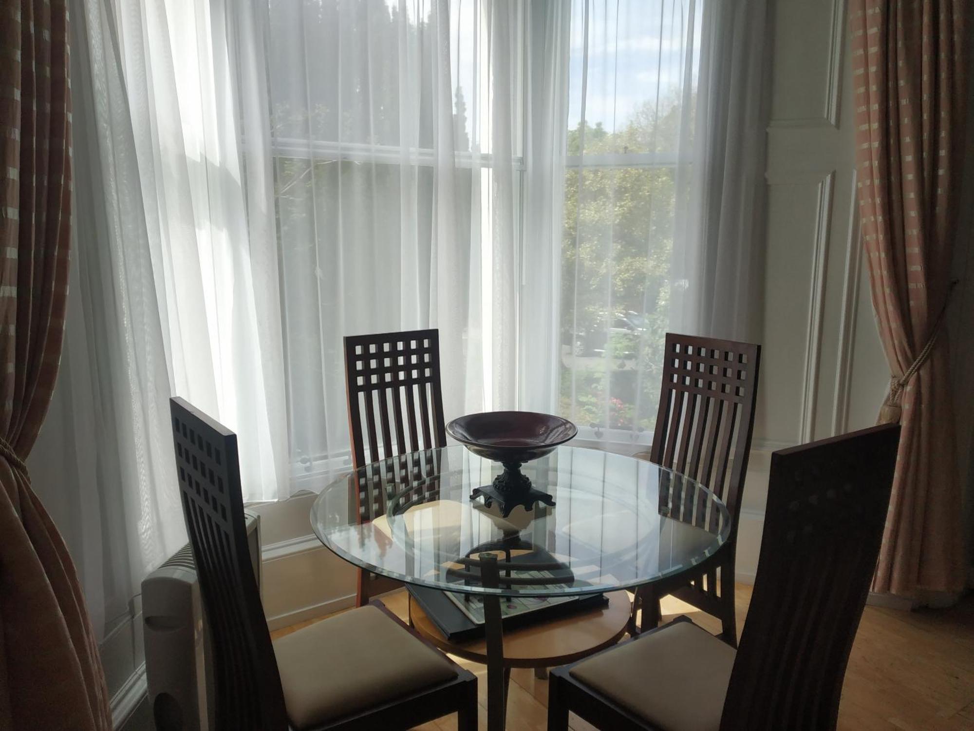 Busby Apartments Glasgow Room photo